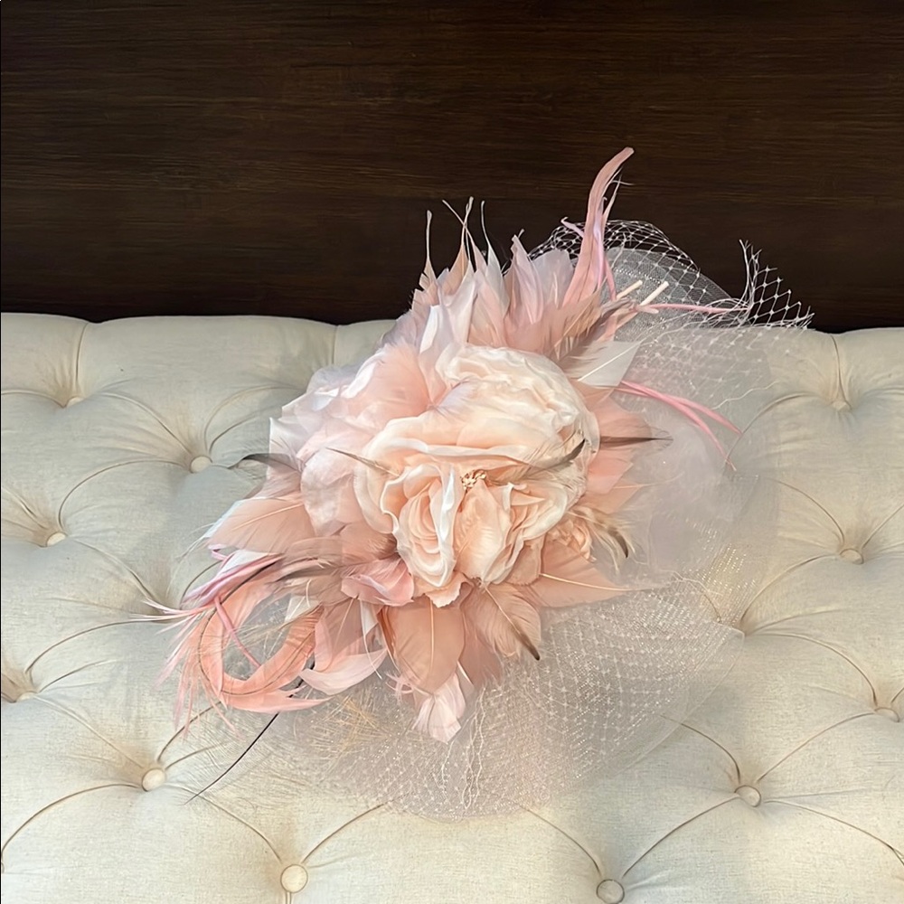 Elegant Pink Fascinator with Mesh Accents